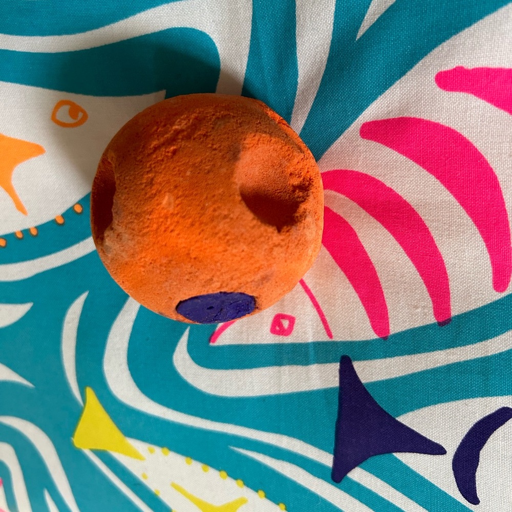 LUSH COSMETICS JUNE 2024 KITCHEN BOX EXCLUSIVE LAVA LAMP BATH BOMB